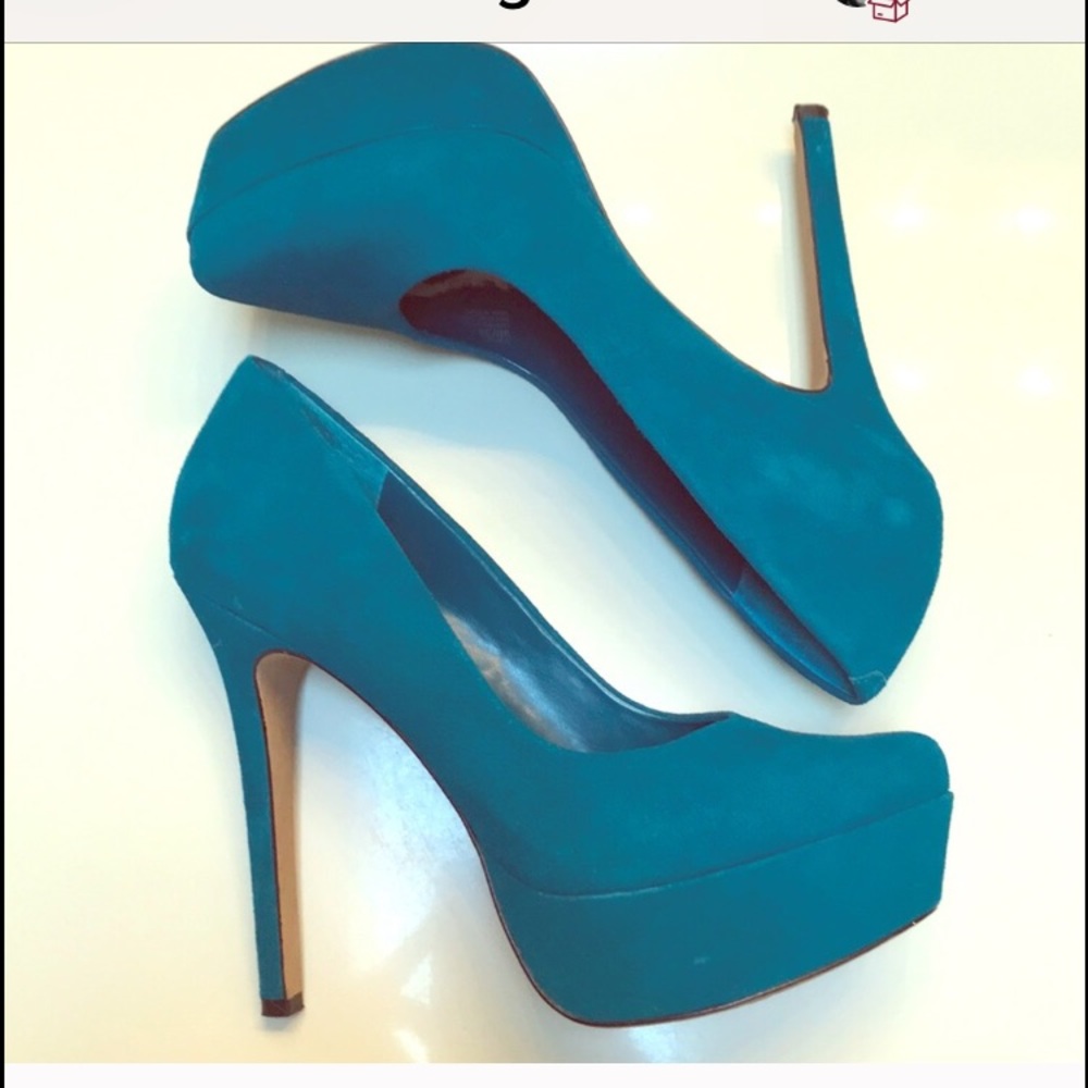 Jessica Simpson suede pumps